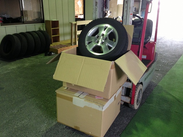 タイヤセット無料お預かり トヨタ ノア