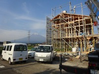 富士宮市外神で「富士の麓の家」では上棟（家の）をしました。