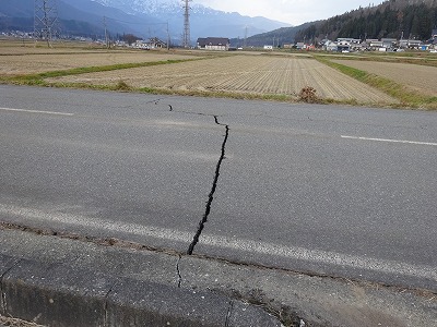 長野県北部地震、新聞報道に驚いて現地を見に行く2