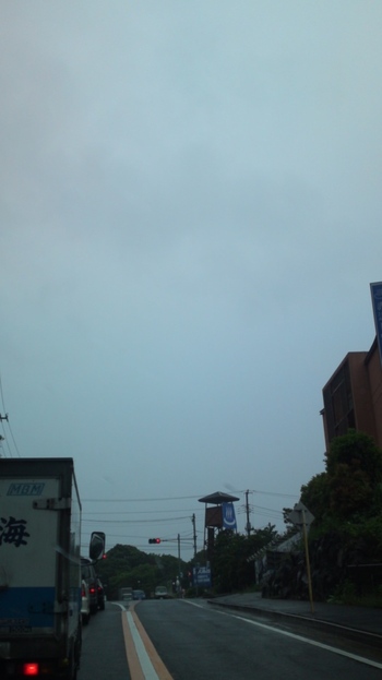 雨だけど
