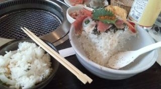 デカ盛り丼を食べて