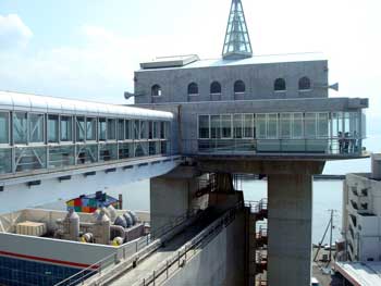 沼津大型水門「びゅうお」