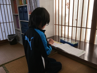 笑顔の挨拶でお出迎え 笑顔の挨拶でお出迎え