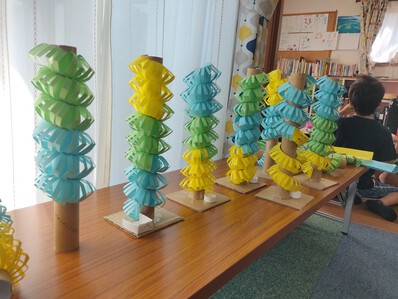 ビー玉コロコロタワー作り ビー玉コロコロタワー作り