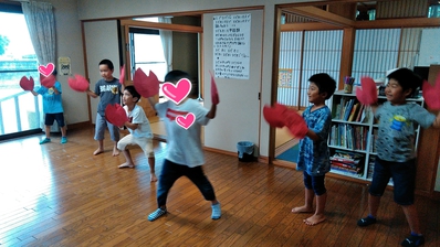 エビカニクスで踊っちゃおう! エビカニクスで踊っちゃおう!