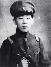 川島芳子生存説の女性、長崎に＝元秘書の墓訪れる