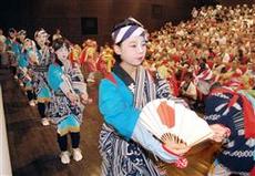 福島・浪江の「請戸の田植踊」 少女たち、華麗に舞う