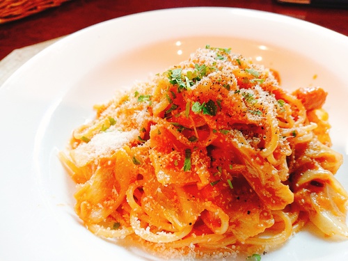 ホタルイカと香菜苔(紅菜花)のアンチョビオイル仕立のスパゲティ! ホタルイカと香菜苔(紅菜花)のアンチョビオイル仕立のスパゲティ!