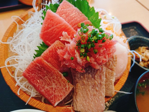 まぐろトロ三昧定食(まぐろカマ揚げ付き)/ととすけ@静岡市清水区・清水魚市場 河岸の市 まぐろ館! まぐろトロ三昧定食(まぐろカマ揚げ付き)/ととすけ@静岡市清水区・清水魚市場 河岸の市 まぐろ館!