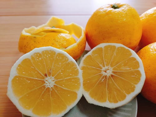 河津産ニューサマーオレンジの食べ方です~(^^♪ 河津産ニューサマーオレンジの食べ方です~(^^♪