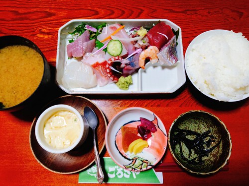 旬の味 ごろさや@下田市 の 刺身定食! 旬の味 ごろさや@下田市 の 刺身定食!
