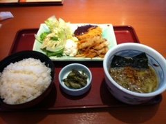 赤と黄色の野菜炒め