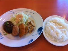 赤飯・しゅうまい・豚汁