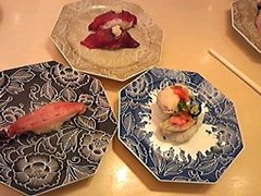 昼は寿司