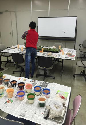 多肉寄せ植えワークショップの様子 多肉寄せ植えワークショップの様子