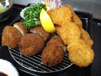 定食にお好きなフライを追加してお召し上がりいただけます。