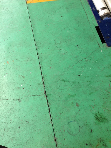 工場のフロアが綺麗になりました 工場のフロアが綺麗になりました