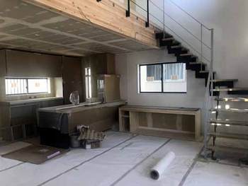 3階建てガレージハウス、まもなく完成! 3階建てガレージハウス、まもなく完成!