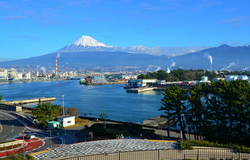 富士山から雪の便りが届きました 富士山から雪の便りが届きました