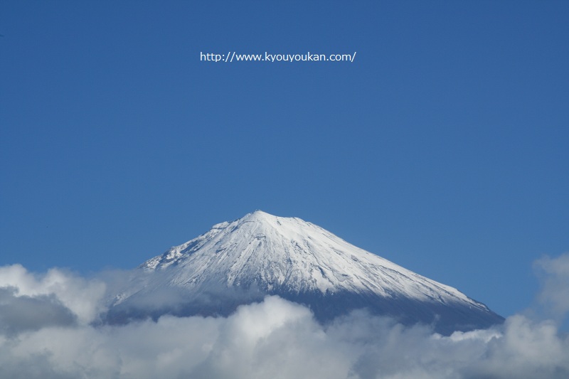 ♪真白き富士の嶺♪