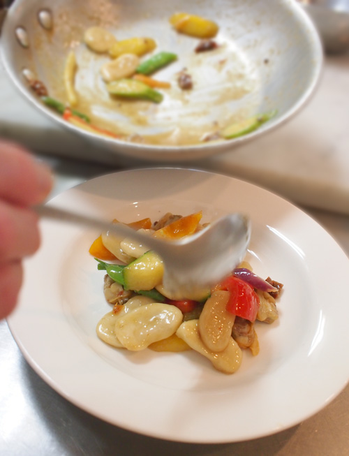自家製のショートパスタ “ オレキエッティ ”