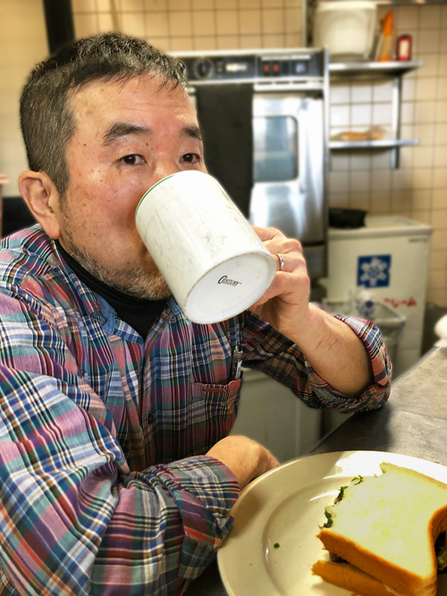 お久しぶりのシェフです~♪ お久しぶりのシェフです~♪