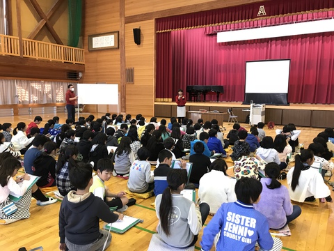 のりちゃんと裾野市立西小学校へ のりちゃんと裾野市立西小学校へ