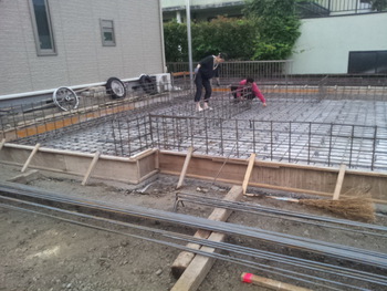 古奈のK邸基礎工事始まる床付け