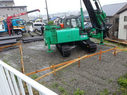 三島市川原ケ谷(株)まるくの社屋のくい打ち始まる