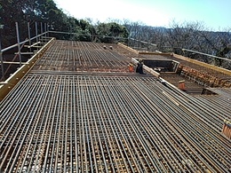下田市爪木崎S邸の躯体工事進む