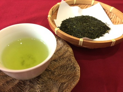 辰蔵 旨みの茶300g2本セット和紙缶入り 6,800円(税別) 辰蔵 旨みの茶300g2本セット和紙缶入り 6,800円(税別)