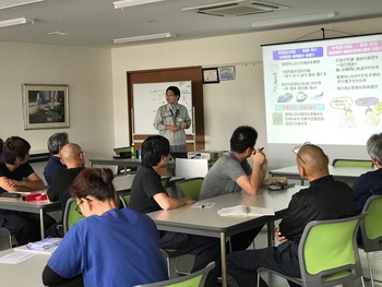 『社内セミナー実施中!』 『社内セミナー実施中!』