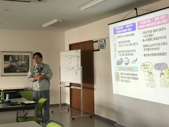 『社内セミナー実施中!』 『社内セミナー実施中!』