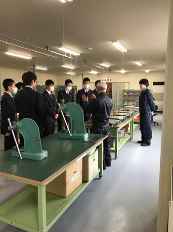 ☆高校生が工場見学に来社☆ ☆高校生が工場見学に来社☆