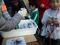 三島市:芙蓉台坂下公園で、どんどん焼きを開催しました。
