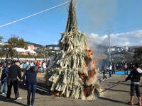 三島市:芙蓉台坂下公園で、どんどん焼きを開催しました。