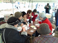 三島市:芙蓉台坂下公園で、どんどん焼きを開催しました。