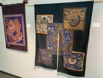 バティック作品展 in 大倉山記念館ギャラリー バティック作品展 in 大倉山記念館ギャラリー
