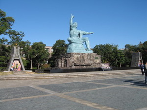 再び、黙祷‥