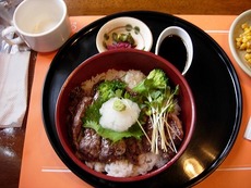 シ-ダーマウンテンでランチ ♪