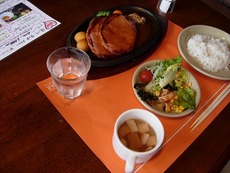 シ-ダーマウンテンでランチ ♪