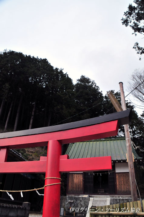月原神社、龍爪神社