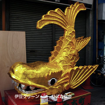 金のしゃちほこ見つけた!
