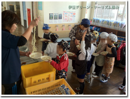 しおかつおうどん小学校の給食に!
