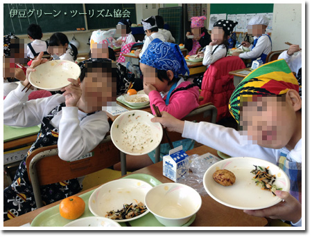 しおかつおうどん小学校の給食に!