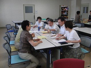 今日は認知症の人と家族の会コールセンターの当番と役員会