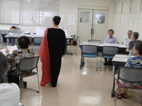 今日の午前中はすぎなの会つどい・夜明けのメロディを披露