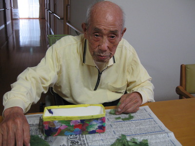 グループホームでは小物作り