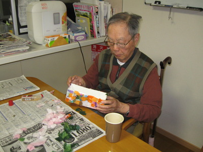 グループホームでは小物作り