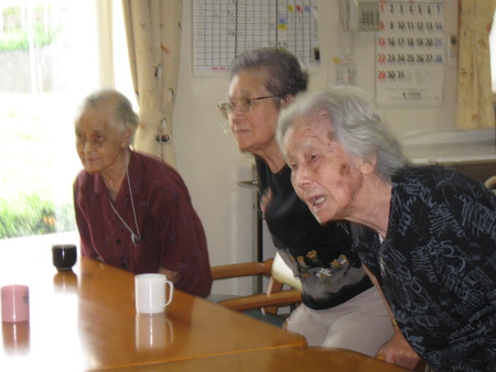 今日の午前中は中学生ボランティアさんが来訪。楽しみました